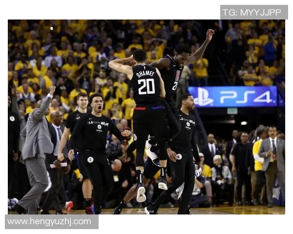 火箭队与爵士队激战正酣12月18日精彩对决引发球迷热议 火箭队与爵士队激战正酣12月18日精彩对决引发球迷热议